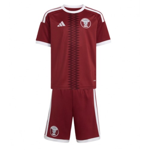 Qatar Kotipaita Lapsille MM-kisat 2026 Lyhythihainen (+ Lyhyet housut)